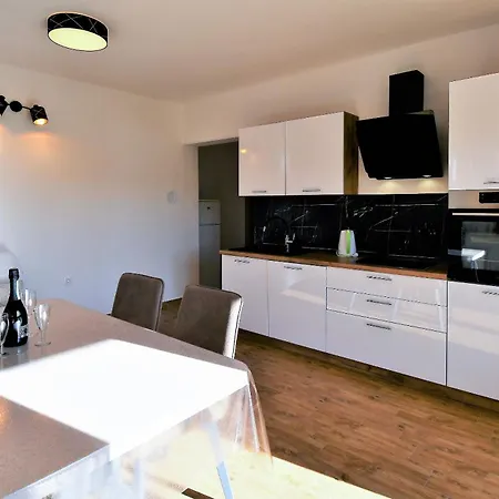 Apartment Mirjana V *