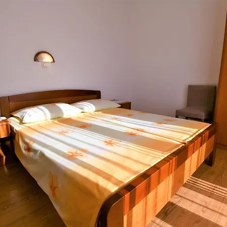 Apartment Mirjana V Lopar