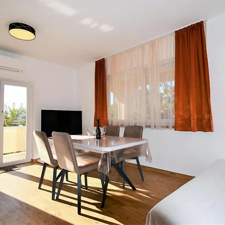 Apartment Mirjana V Lopar