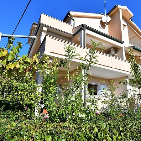 Apartment Mirjana V *