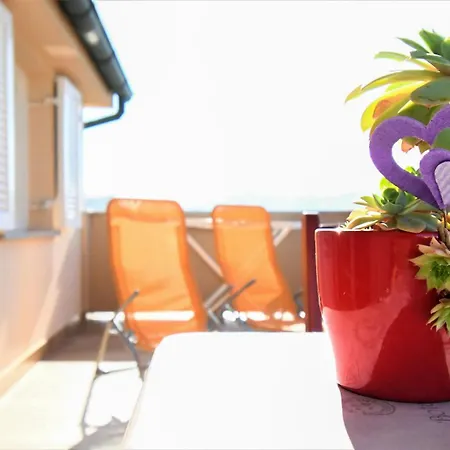 Mirjana V Lejlighed Lopar